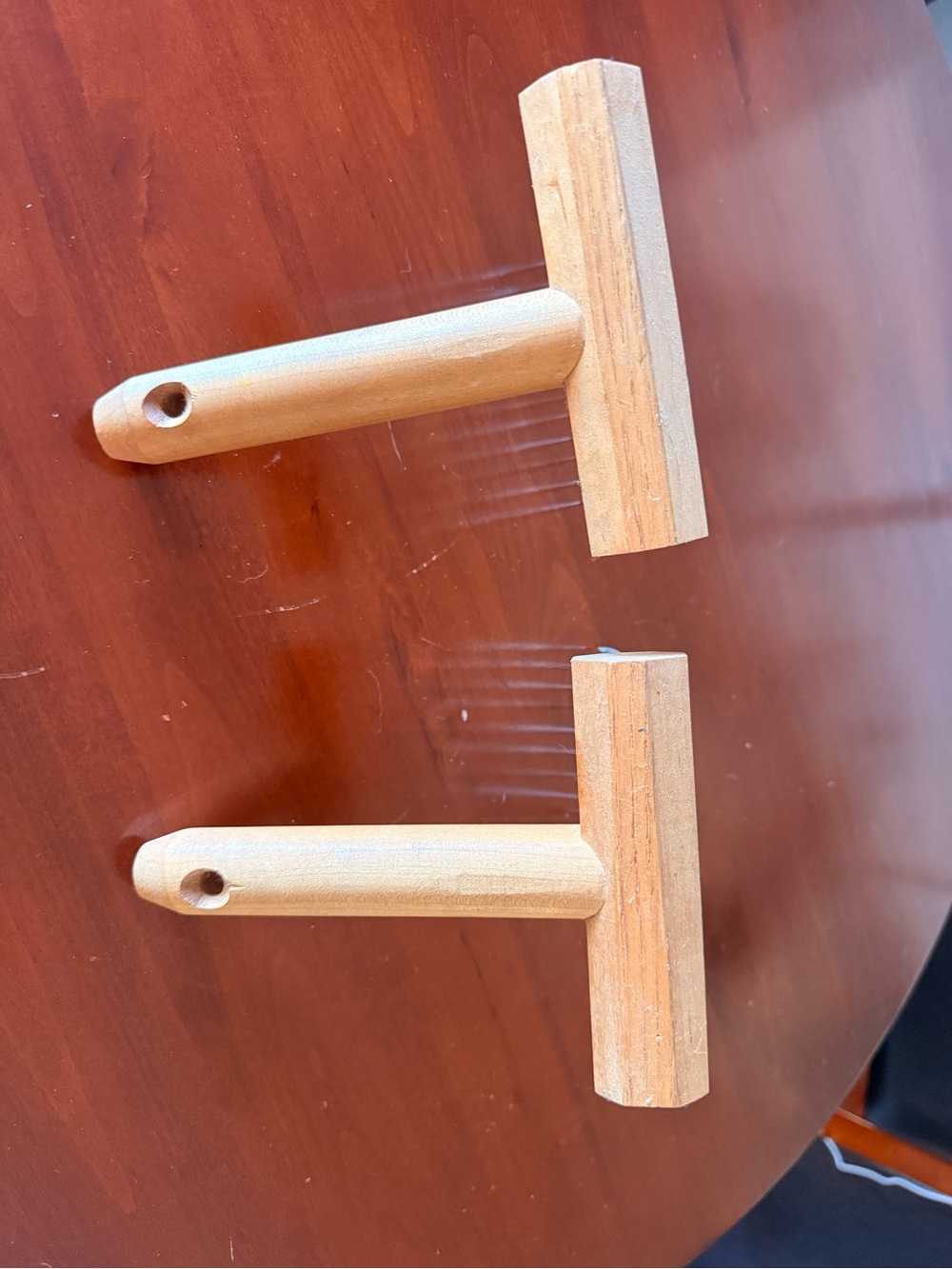 Louet Wooden Wool Comb Pair in Natural Wood - Picture 4 of 5